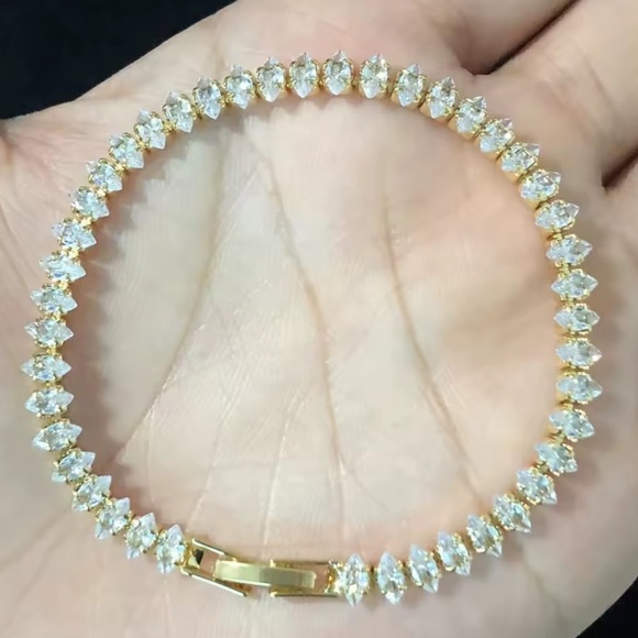 Tennis Luxury Zirconia Gold Bracelet - Picture 7 of 14